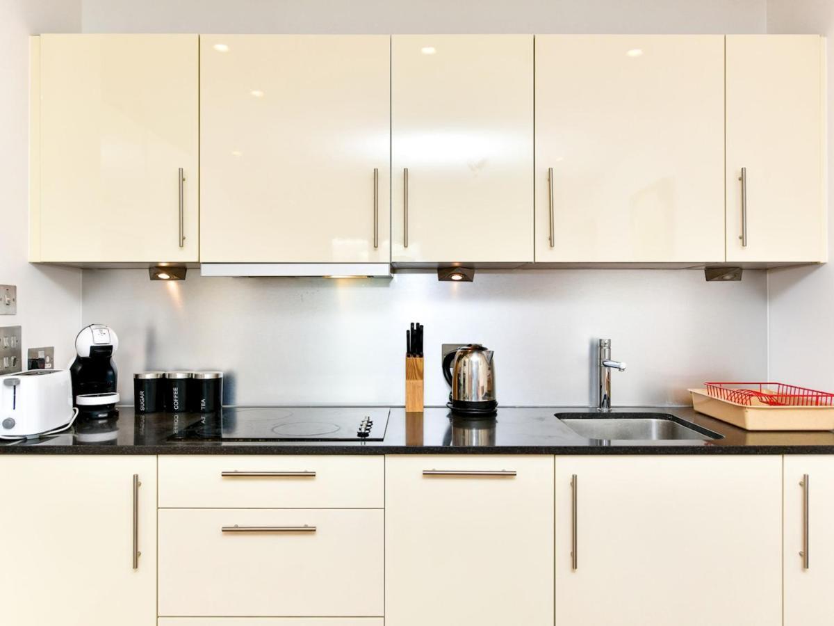 Pass The Keys Super Central Spacious 2 Bed Apartment With Parking Cardiff Luaran gambar